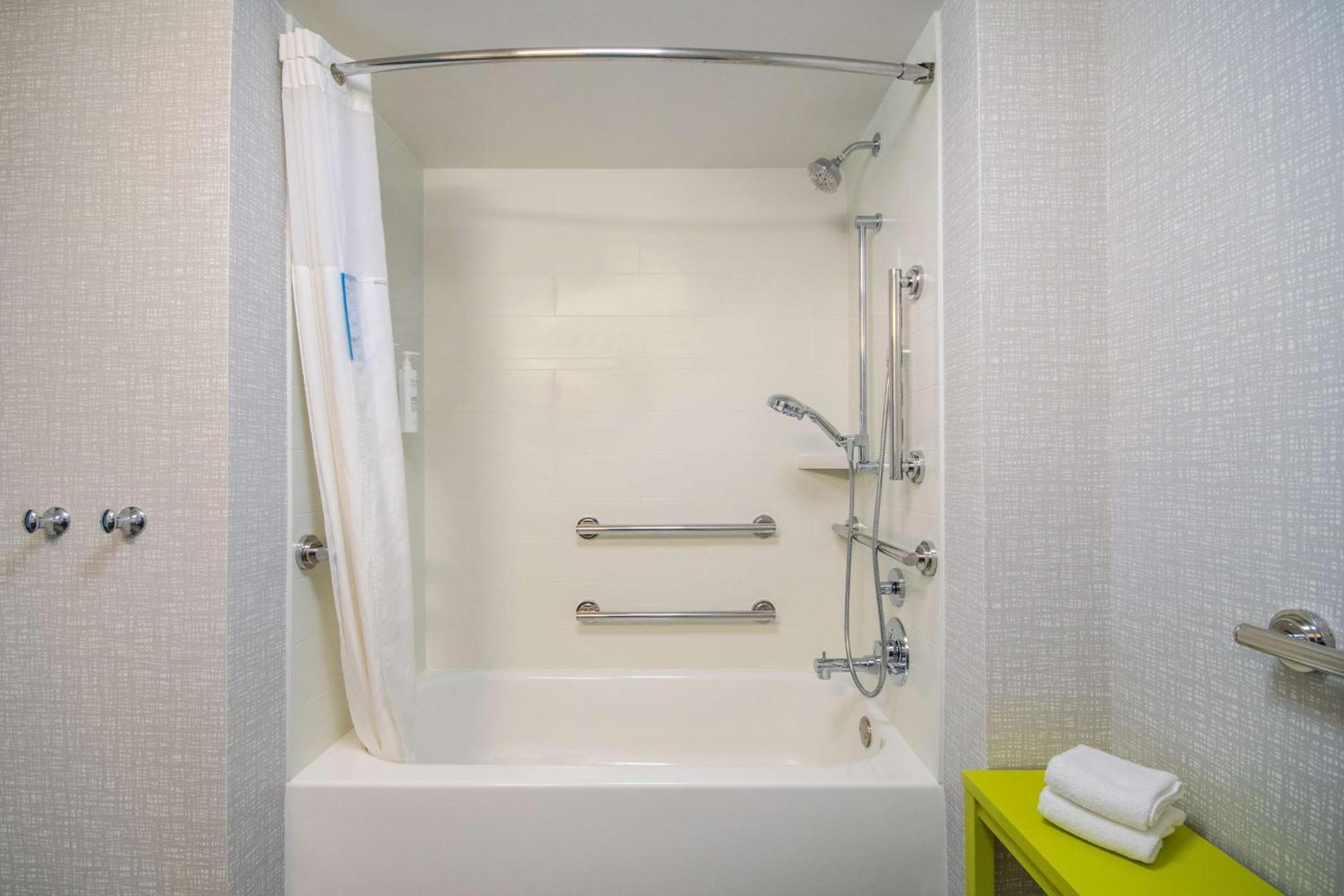 Hampton Inn East Aurora Εξωτερικό φωτογραφία