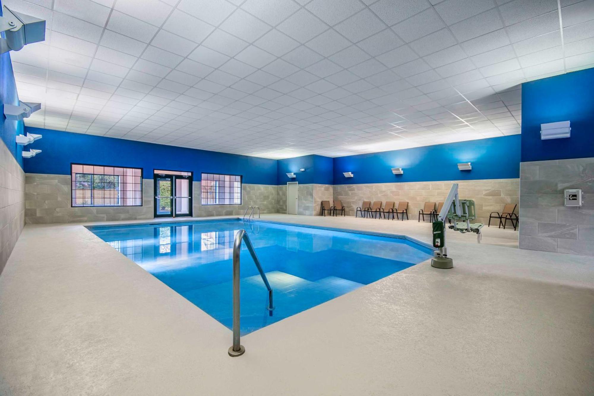Hampton Inn East Aurora Εξωτερικό φωτογραφία