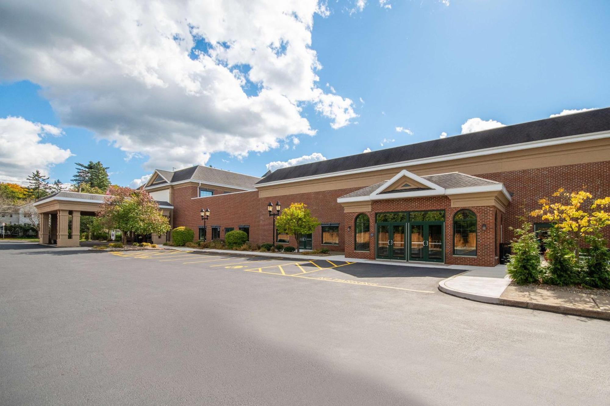 Hampton Inn East Aurora Εξωτερικό φωτογραφία