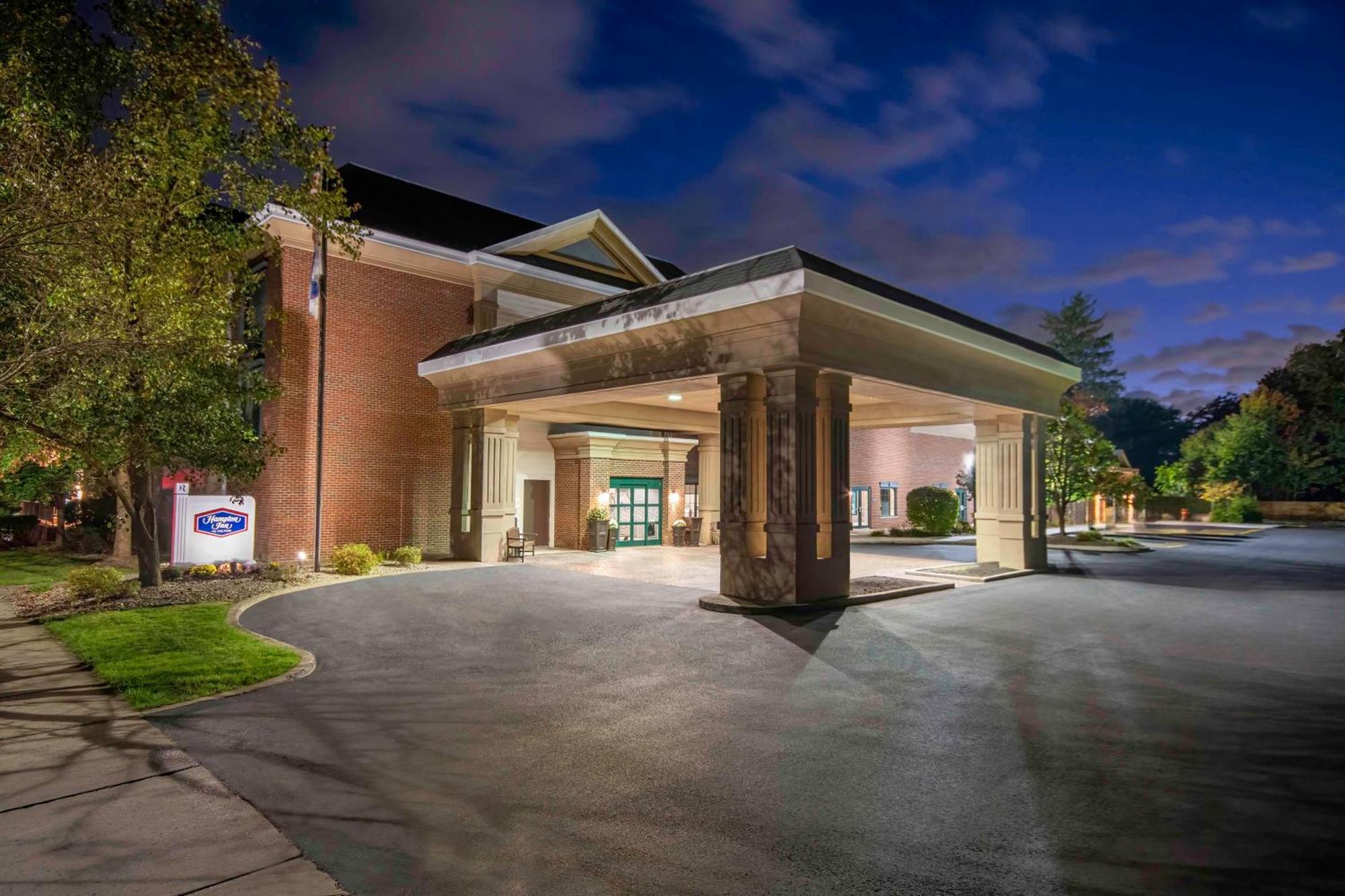 Hampton Inn East Aurora Εξωτερικό φωτογραφία