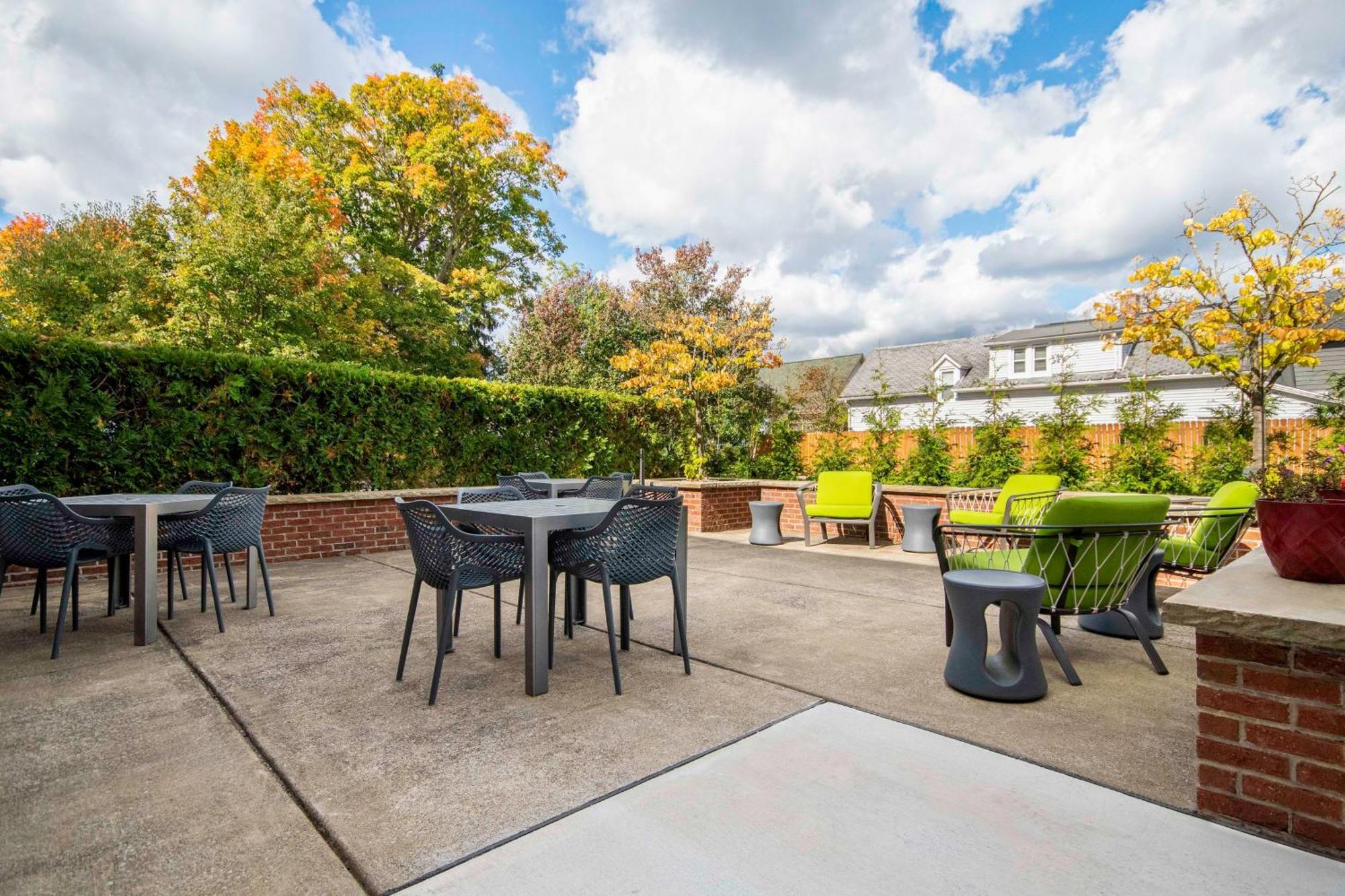 Hampton Inn East Aurora Εξωτερικό φωτογραφία