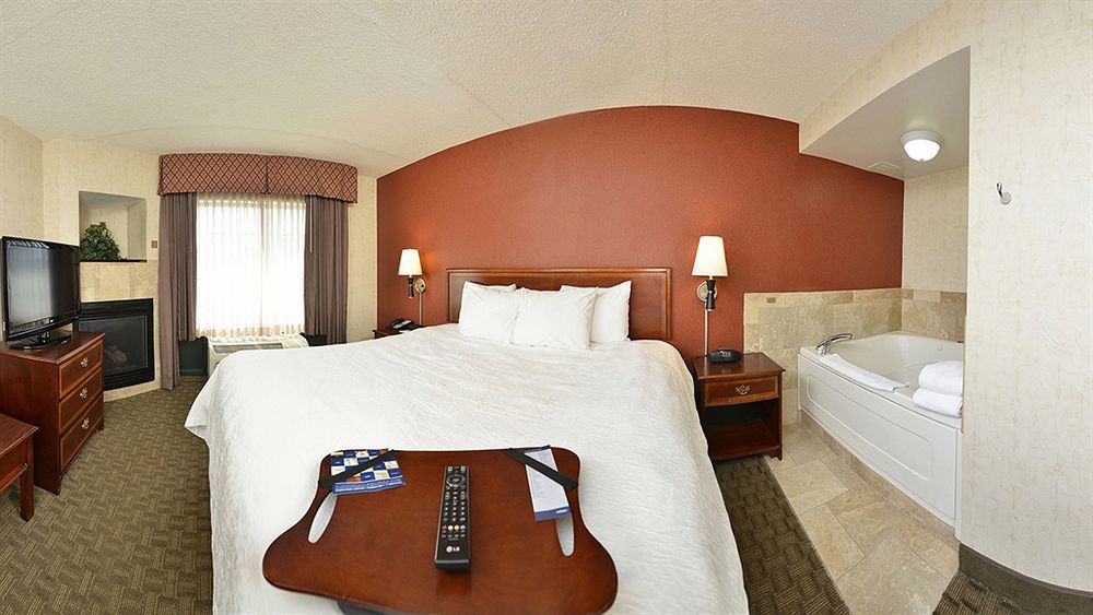 Hampton Inn East Aurora Εξωτερικό φωτογραφία
